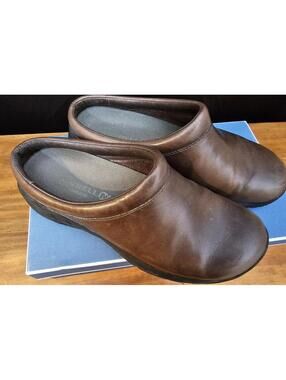 Merrell Shoes Slip On Brown Womens Size 6.5 QForm Leather